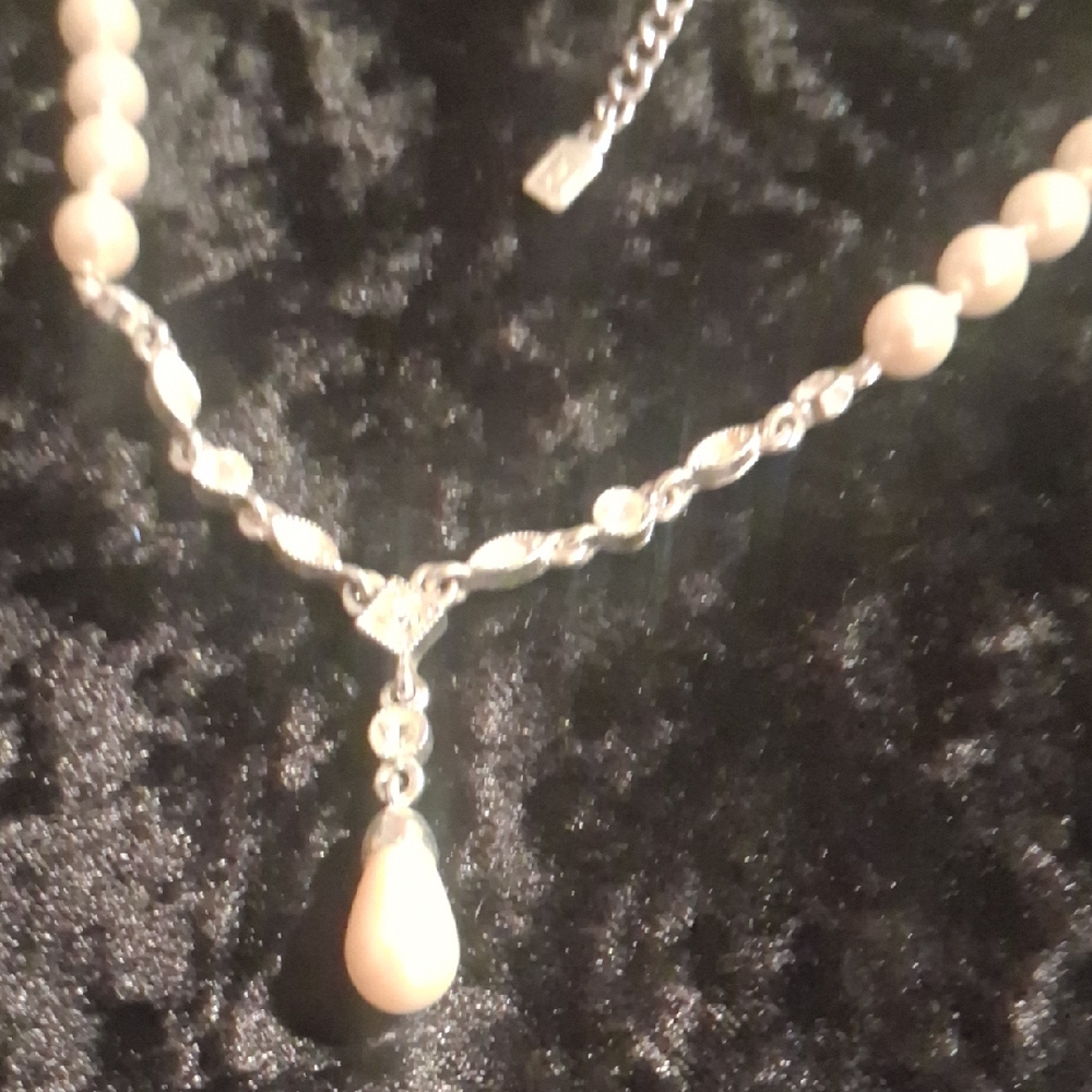 Elegant Silver and White Pearl Necklace